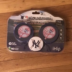 NY Yankees Team Logo iHip Plug & Play Speakers NIB